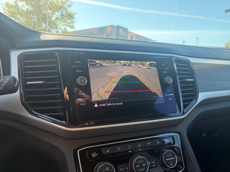 2022 Volkswagen Atlas 3.6L V6 SE w/Technology