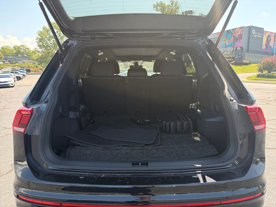 2023 Volkswagen Tiguan SE R-Line Black