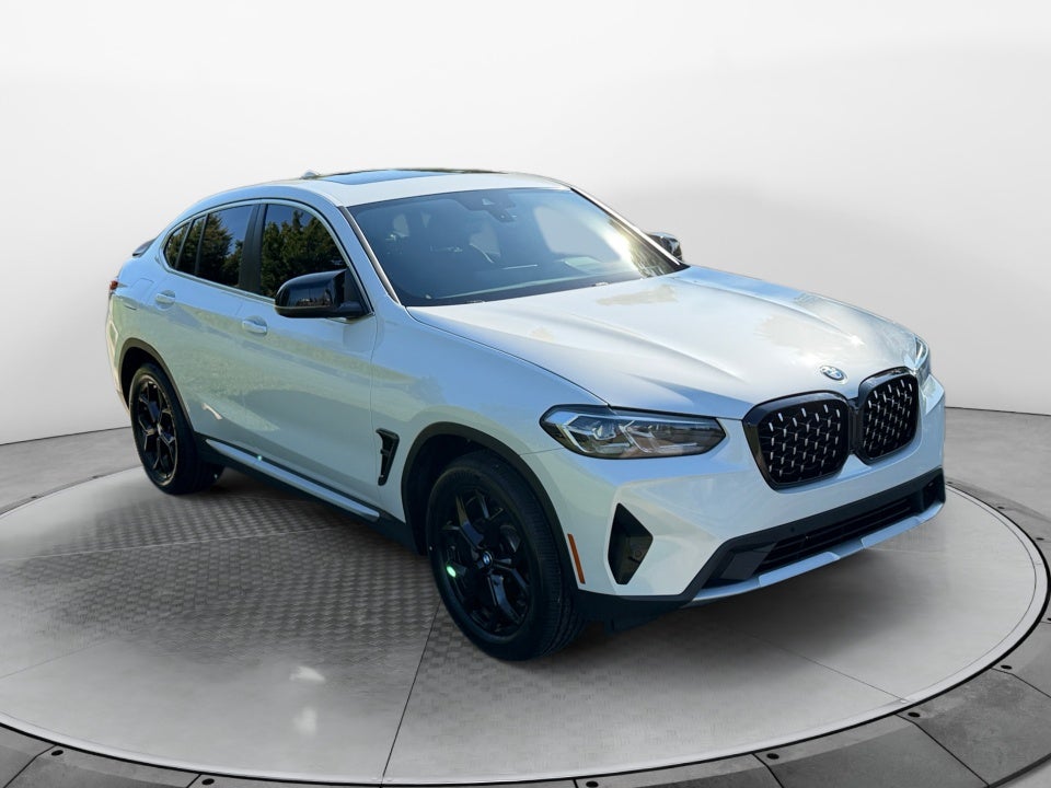 2025 BMW X4 xDrive30i