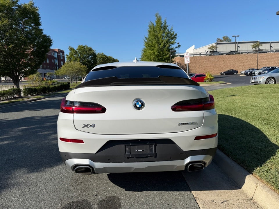 2025 BMW X4 xDrive30i