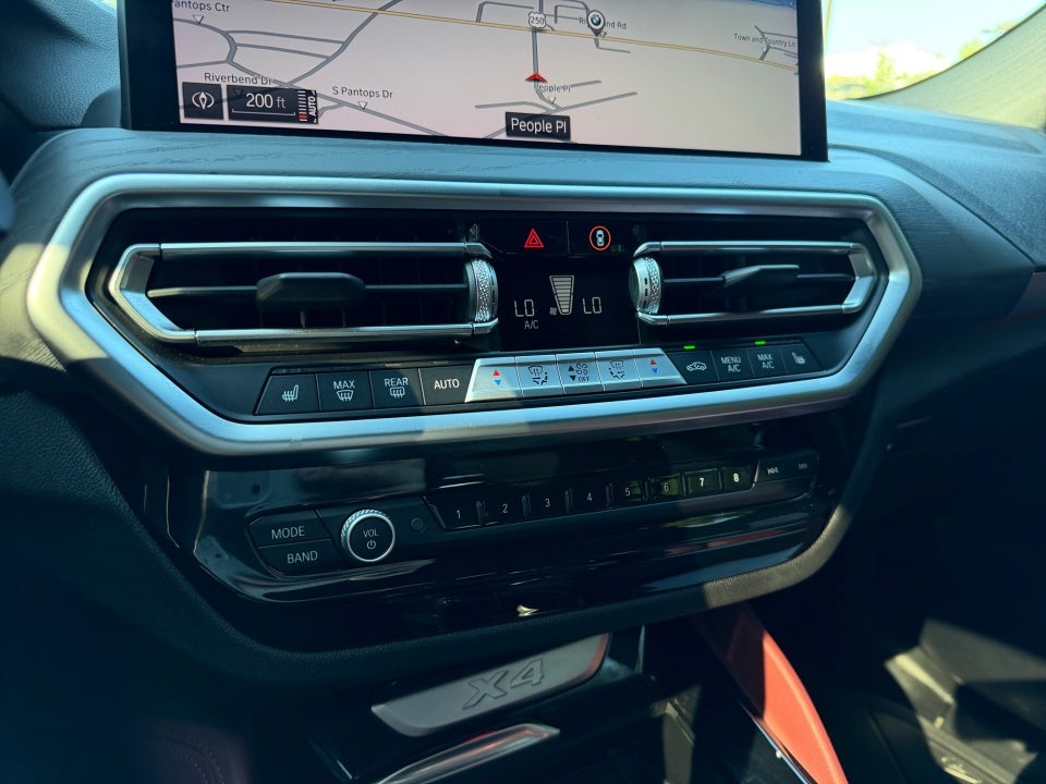 2025 BMW X4 xDrive30i