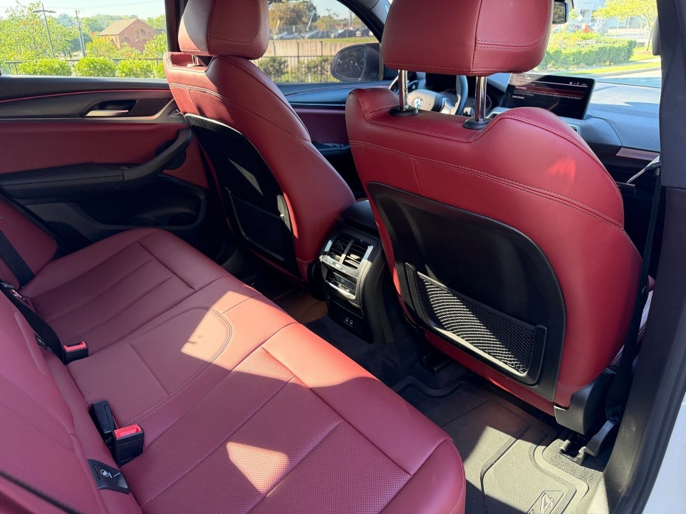 2025 BMW X4 xDrive30i