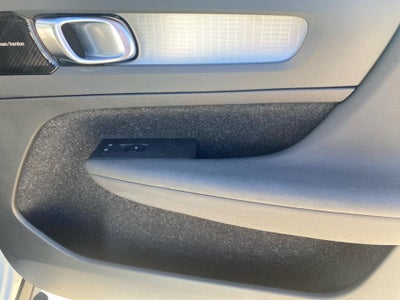 2021 Volvo XC40 Momentum