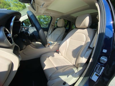 2021 Mercedes-Benz GLC 300 GLC 300