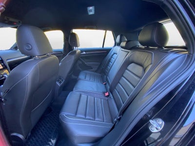 2018 Volkswagen Golf R 2.0T w/DCC & Navigation