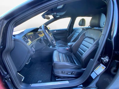 2018 Volkswagen Golf R 2.0T w/DCC & Navigation