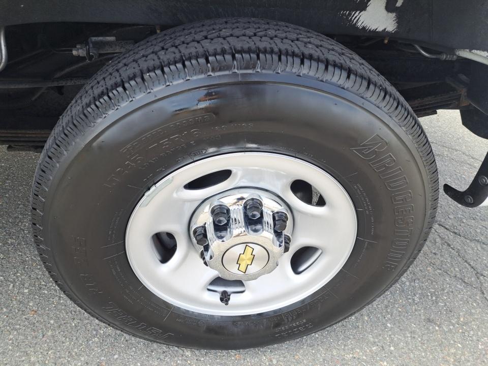 2024 Chevrolet Express Passenger RWD 3500 Extended Wheelbase LT