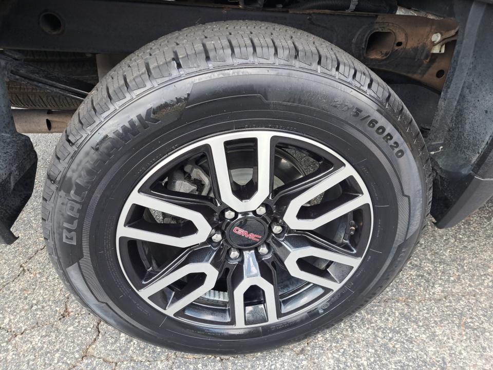 2025 GMC Sierra 1500 AT4
