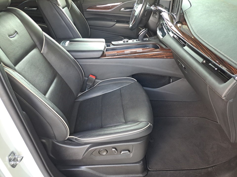 2022 Cadillac Escalade ESV Premium Luxury