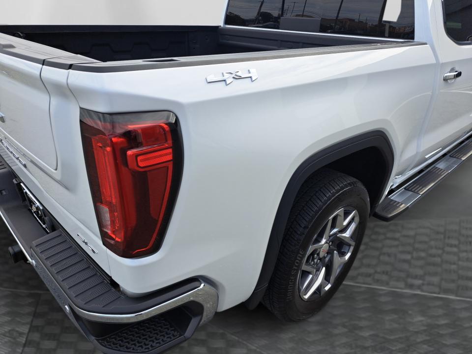 2025 GMC Sierra 1500 SLT