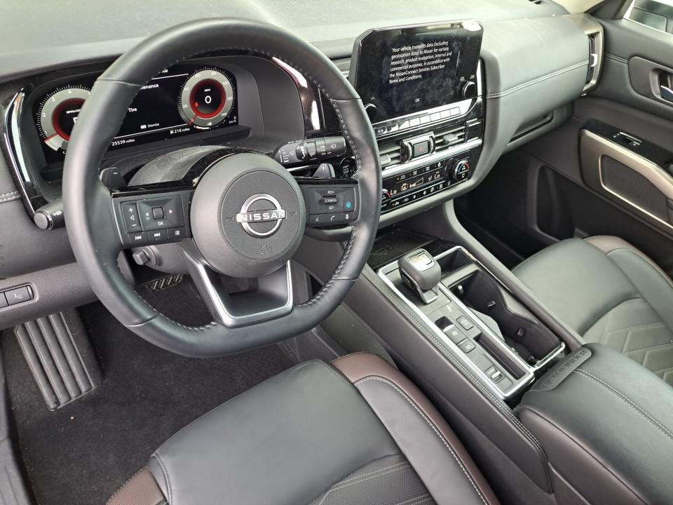 2025 Nissan Pathfinder Platinum