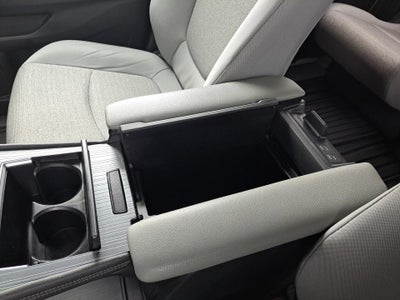2025 Toyota Sienna LE
