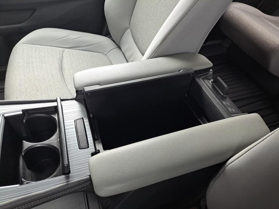 2025 Toyota Sienna LE