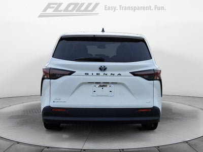2025 Toyota Sienna LE