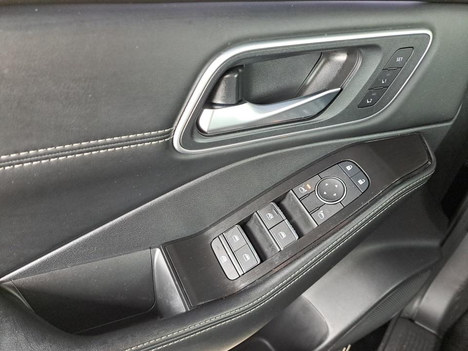 2025 Nissan Rogue Platinum