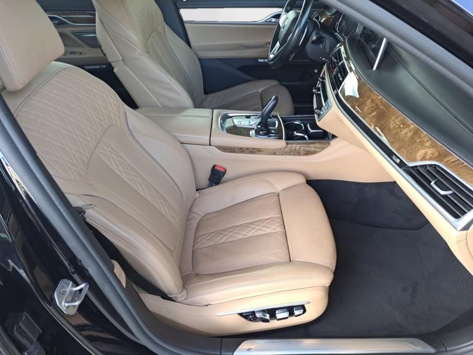 2016 BMW 750i 750i