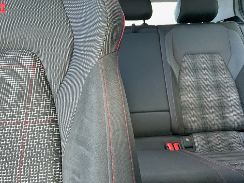 2023 Volkswagen Golf GTI SE