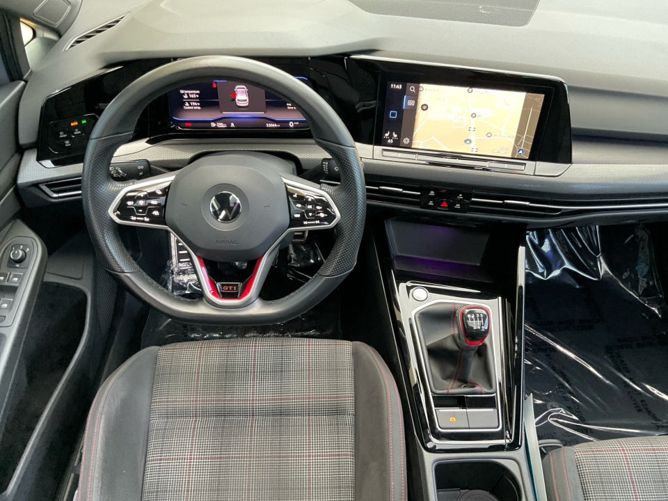 2023 Volkswagen Golf GTI SE