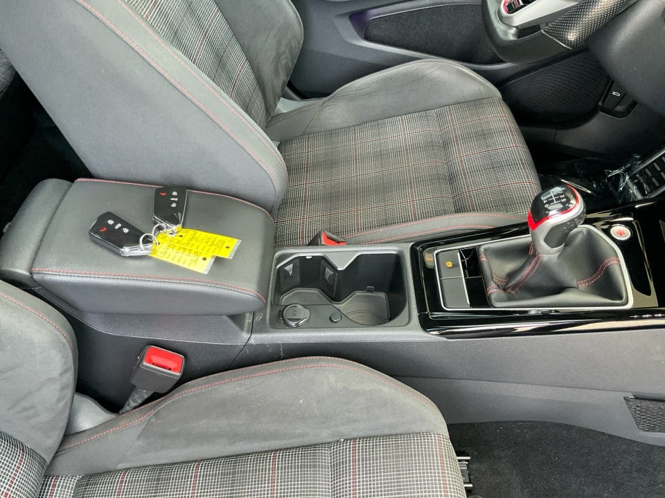 2023 Volkswagen Golf GTI SE