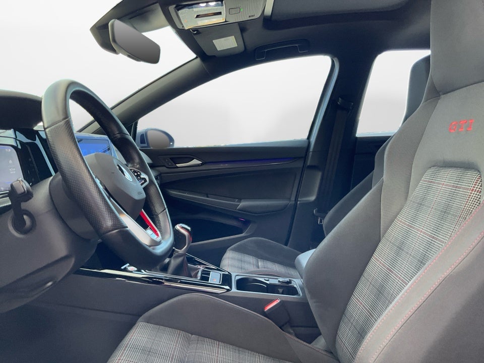 2023 Volkswagen Golf GTI SE