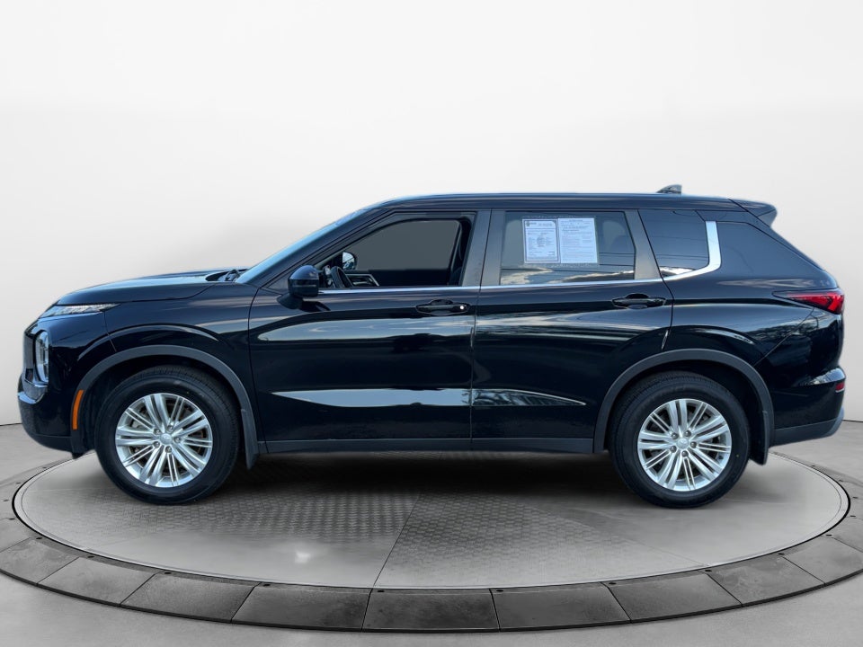 2022 Mitsubishi Outlander ES