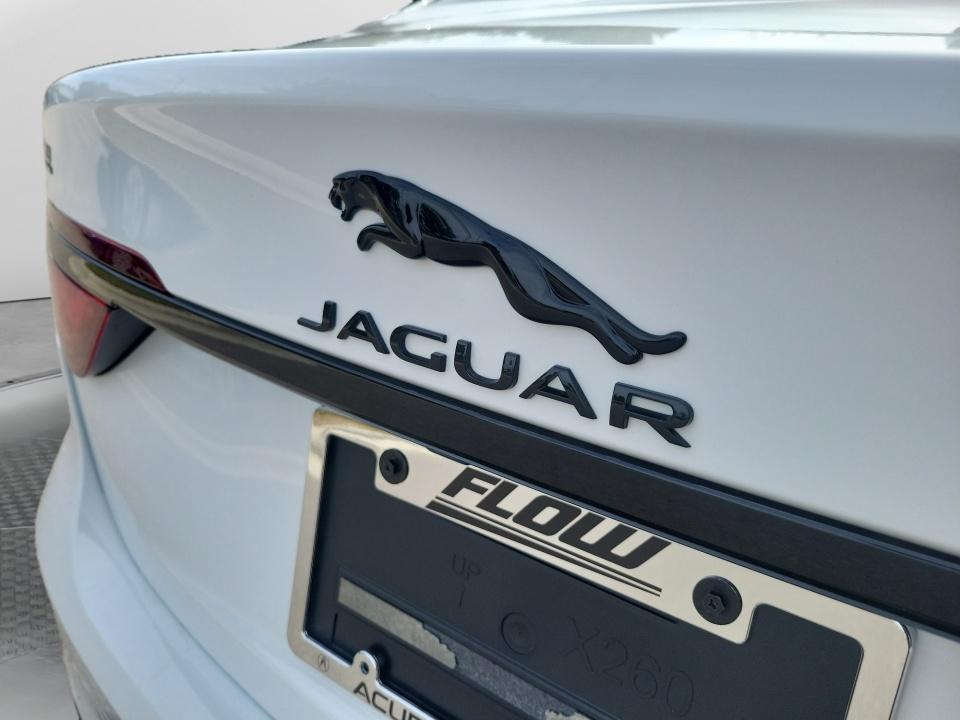 2024 Jaguar XF R-Dynamic SE